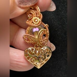 Elegant Gold Heart wire art Pendant Necklace